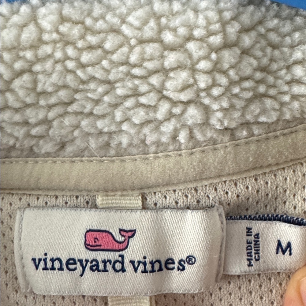 Vineyard Vines Quilted Cream fleece Vest women’s size medium - Picture 4 of 5
